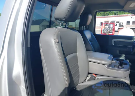 2013 Ram 1500 Tradesman из США, поврежденный, VIN 3C6JR6AP1DG543584